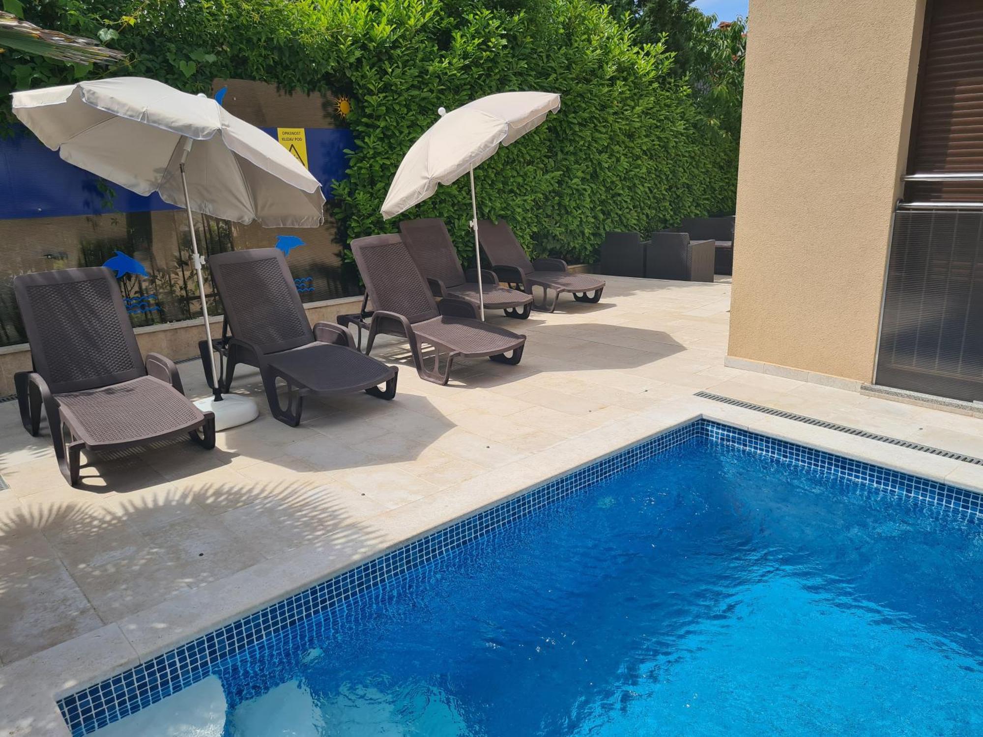 Villa Patricija-Apartmani Пореч Экстерьер фото